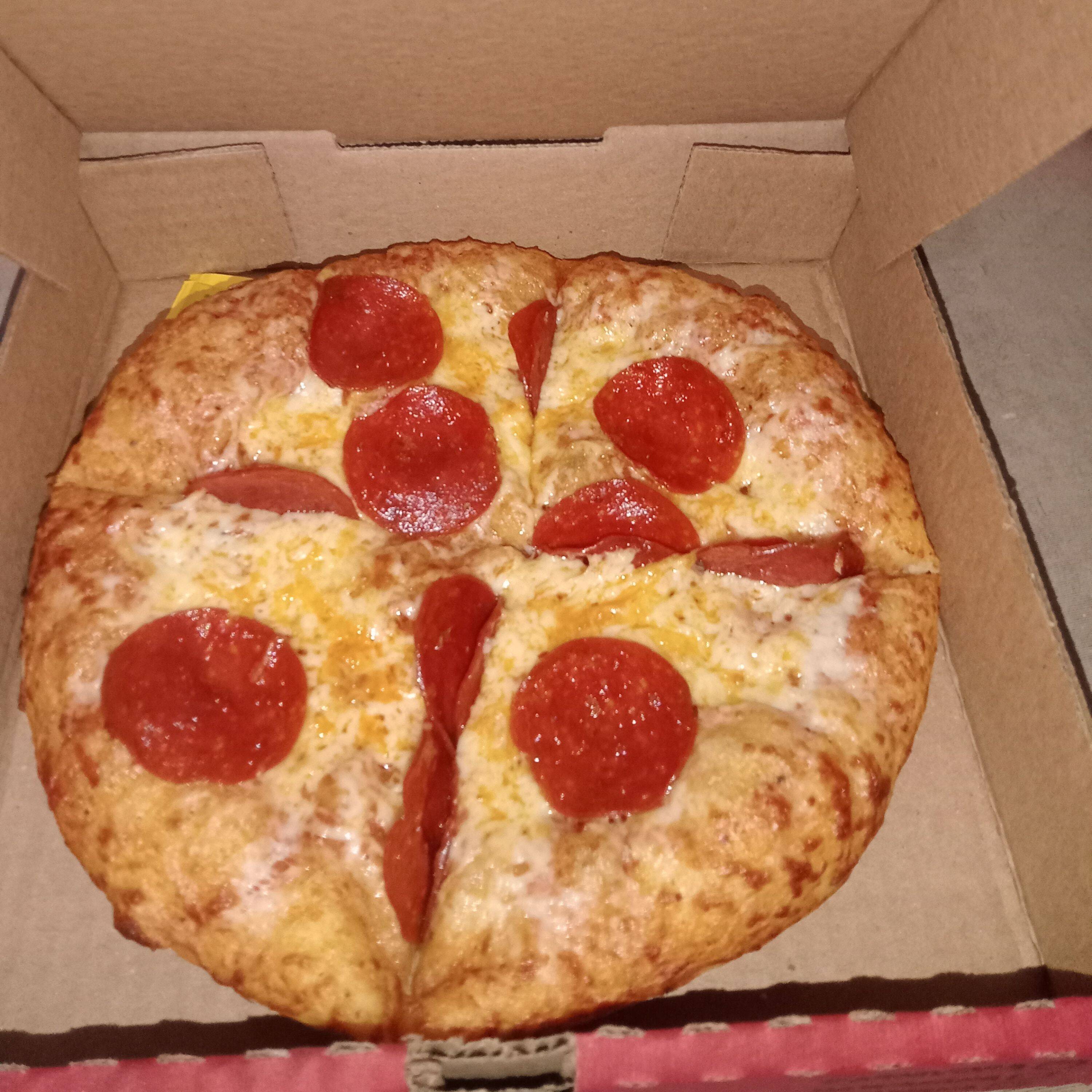 Pizza personal pepperoni+coca cola 600 ml