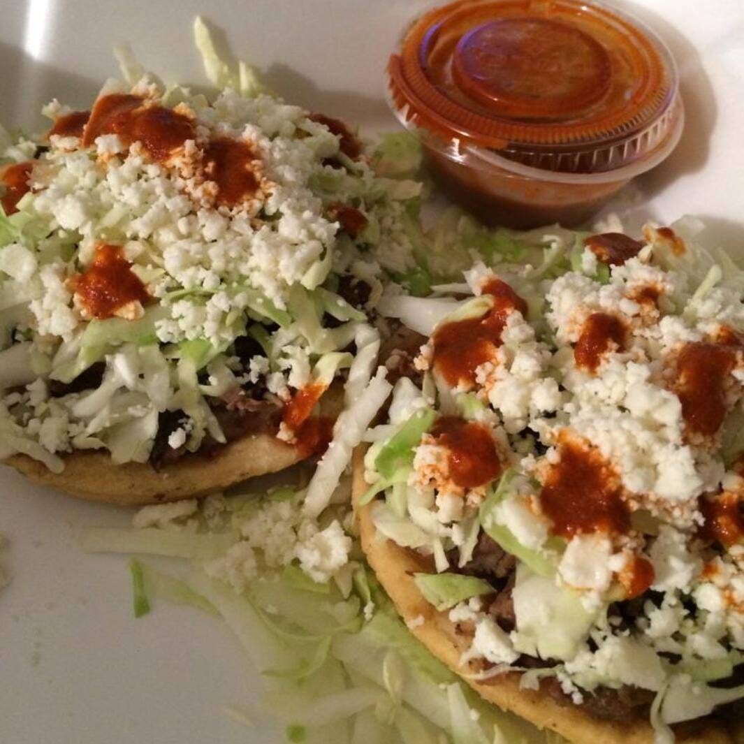 Sopes Grandes (Orden de 2) con Bistec