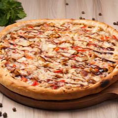 🍅 Molho Rufu’s, 🍗 frango temperado, 🧀 catupiry, 🧀 muçarela premium, 🥓 bacon crocante defumado, 🍅 tomate fatiado, orégano e pimenta-do-reino. Rústica, suculenta e com atitude.