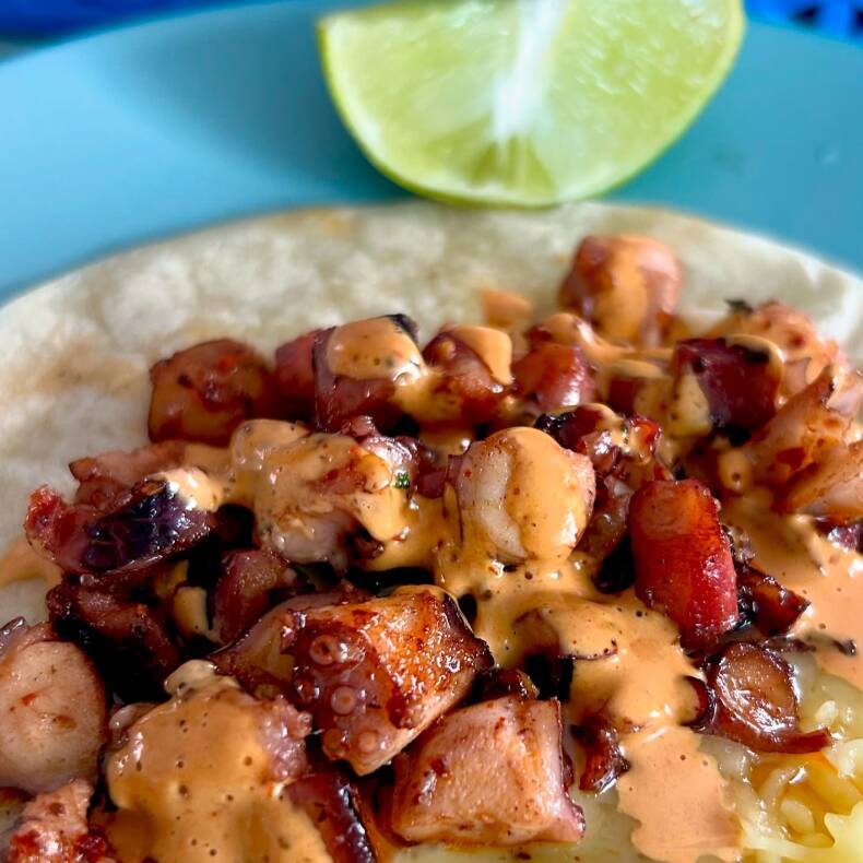 Taco Camarón al Ajillo con Champiñones