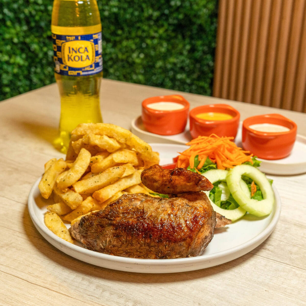 1/4 pollo + Ensalada + Gaseosa