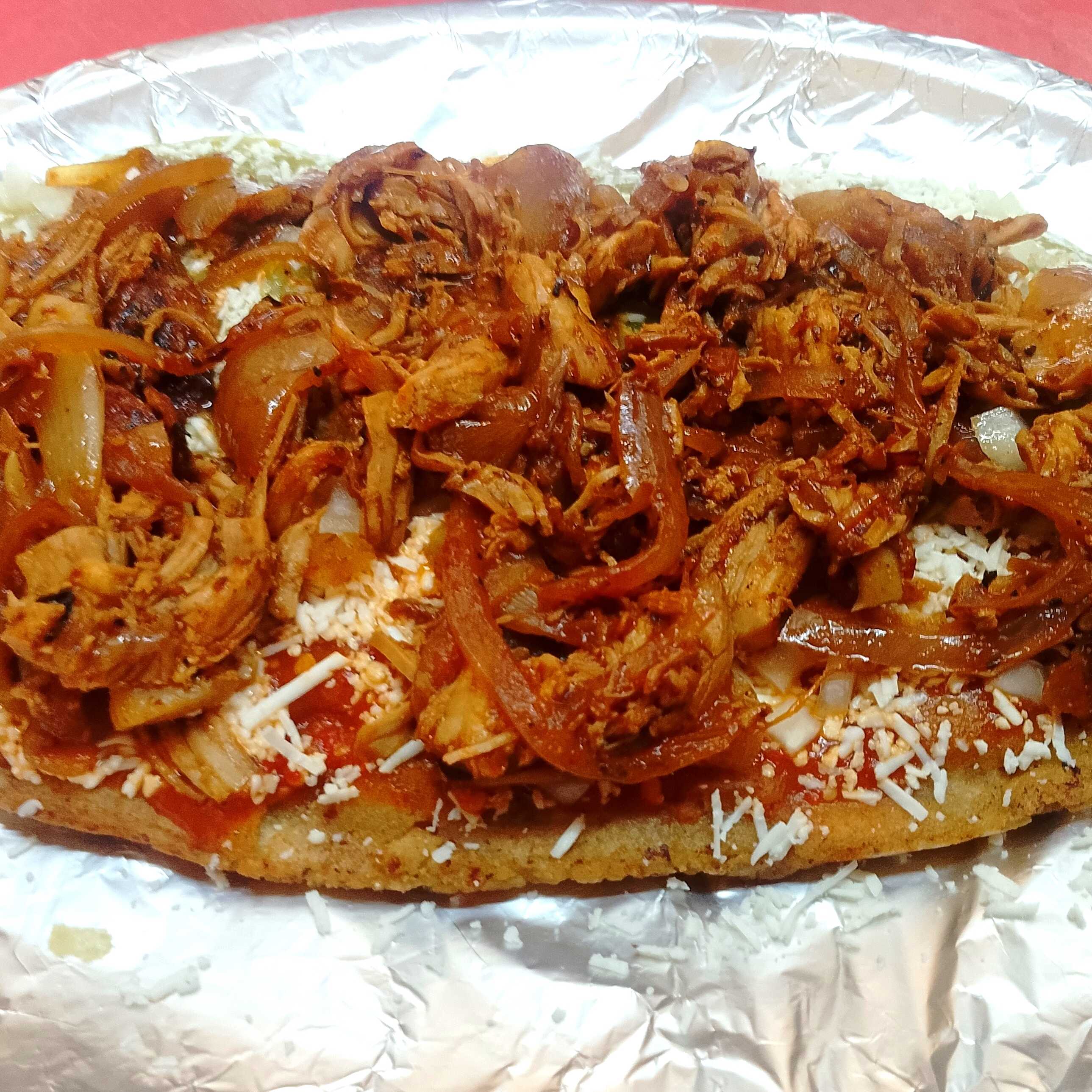 Huarache de Tinga de Pollo + Bebida a Elegir