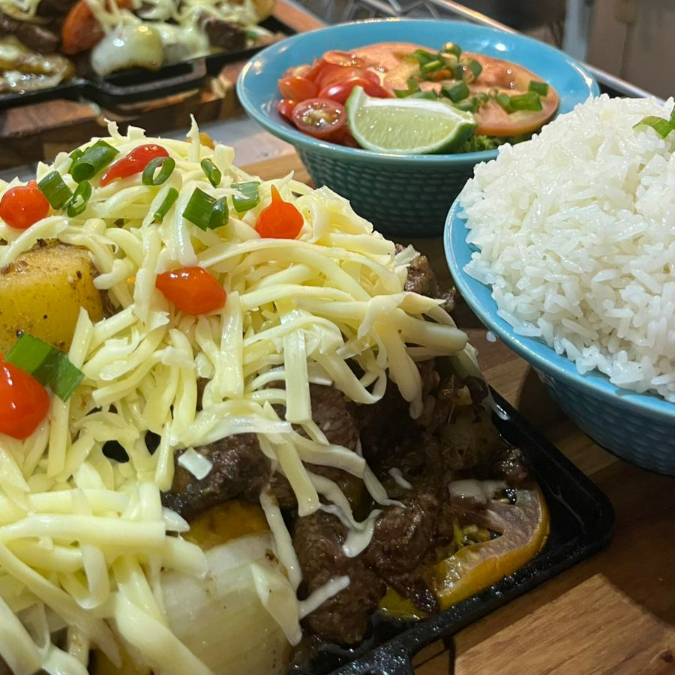 Acompanha Arroz M e Salada Simples