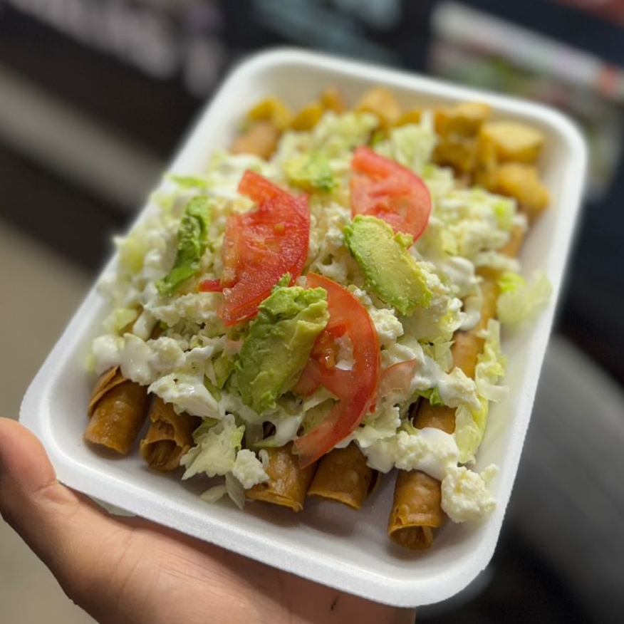 Combo- Flautas con Postre (Platano Frito)