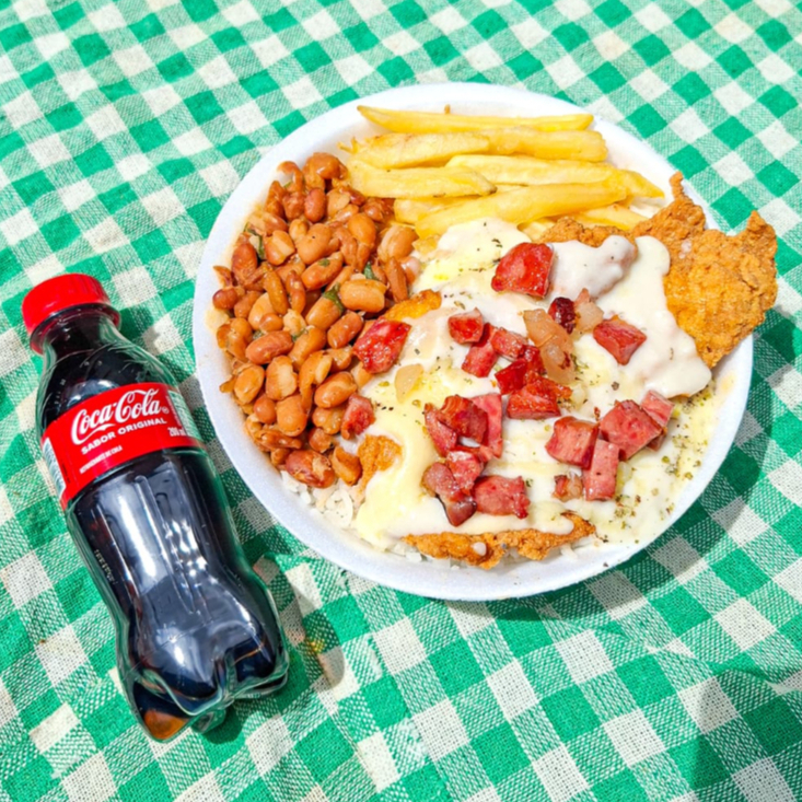 FILE FRANGO EMPANADO E FRITAS + MOLHO BRACO DA CASA COM QUEIJO MAIS REFRI PET GRATIS A SUA ESCOLHA