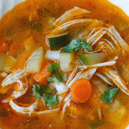 Consomé con Pollo Desmenuzado 1/2 Litro