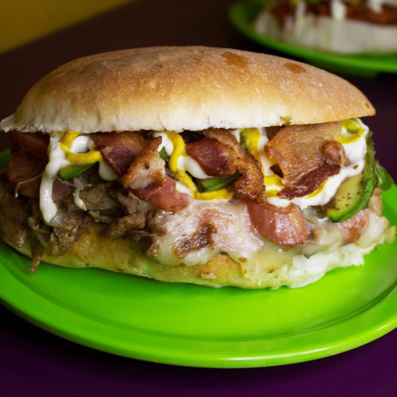 Torta Vaquera + Te Helado 16 Oz.