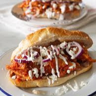 Torta de Chilaquiles con Cubos de Chuleta Ahumada