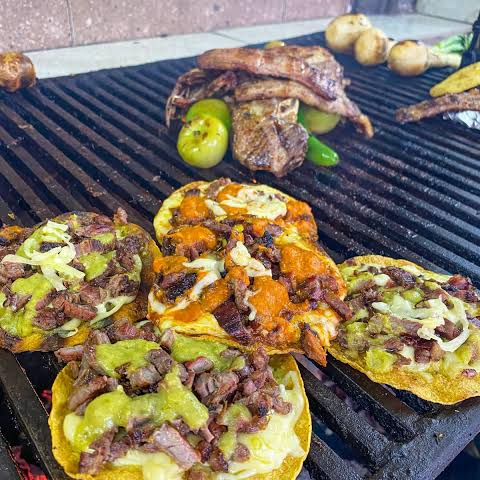Tostada de carne asada