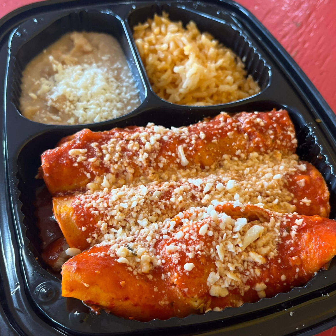 Enchiladas Mexicanas + Agua del Dia