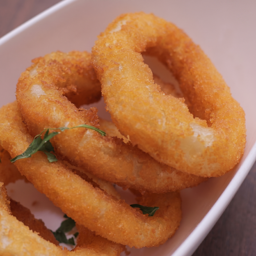 8 unidades de onion rings crocantes.