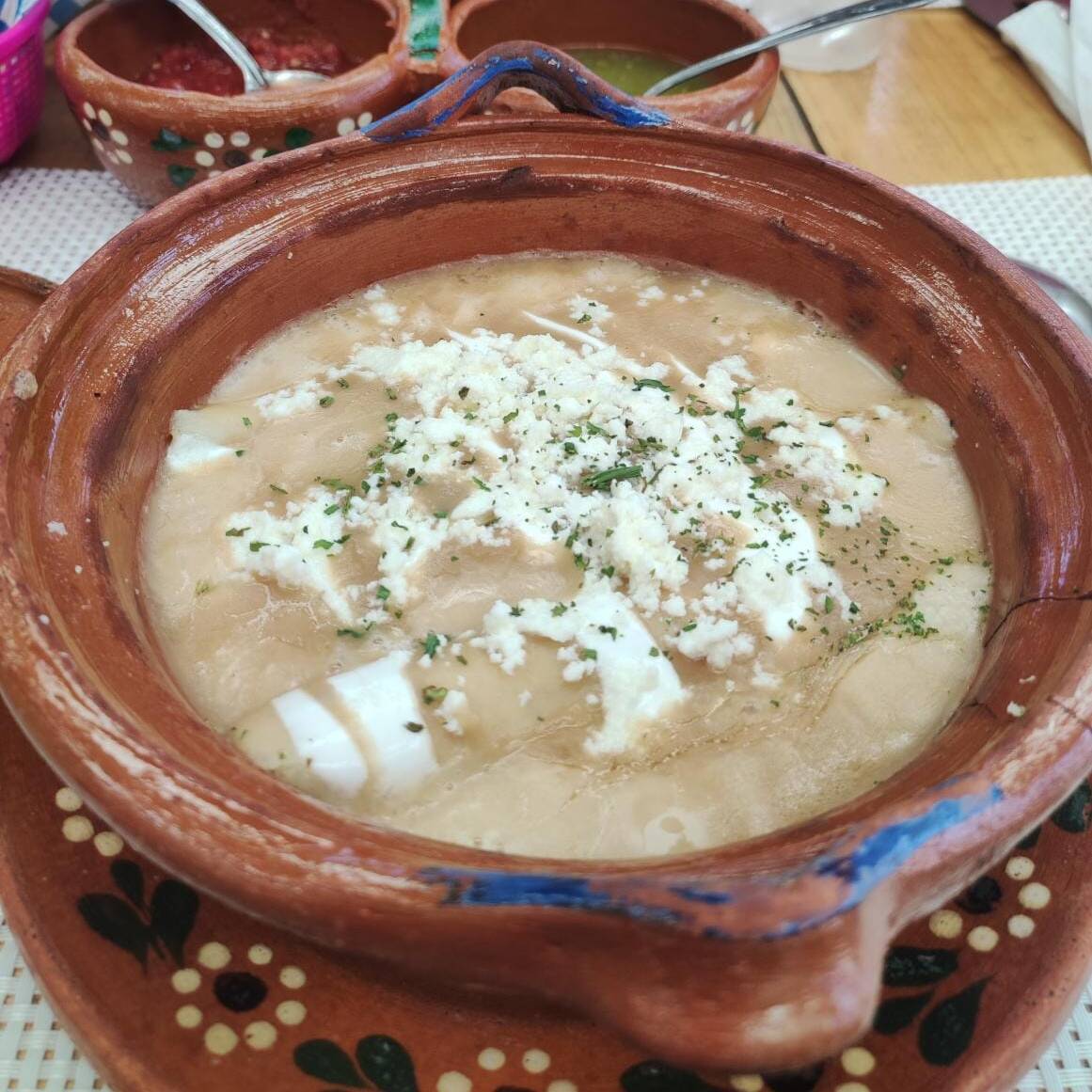 Enfrijoladas Rellenas de Pollo 4 Piezas