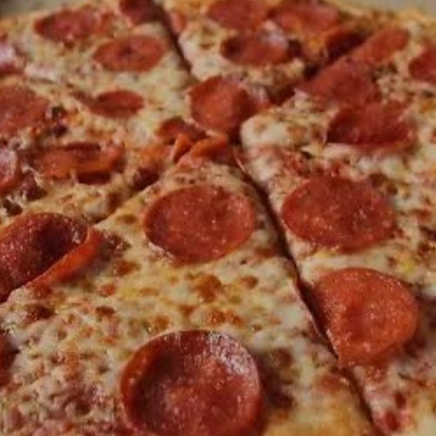 Pizza Grande de Peperoni.