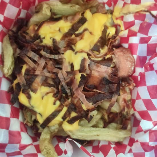 Papas Grandes con Queso y Tocino