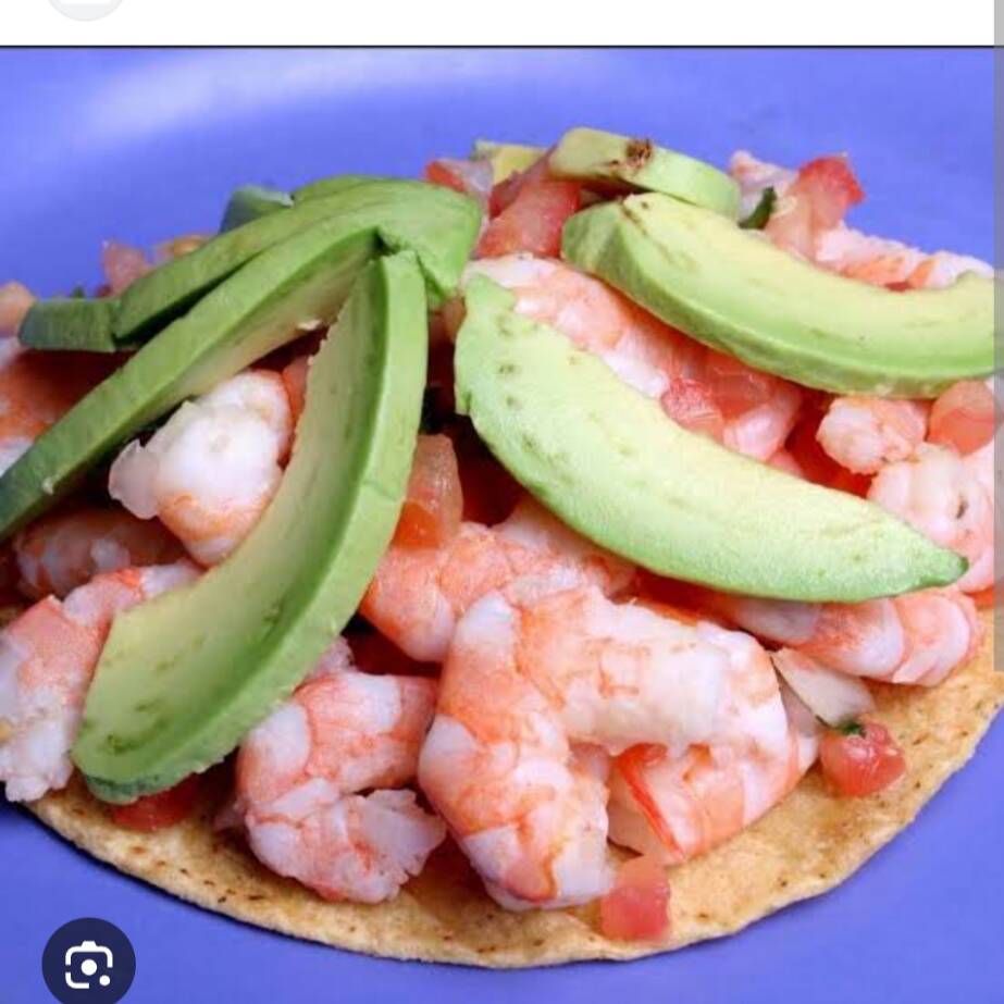 Tostada de camarón cocido