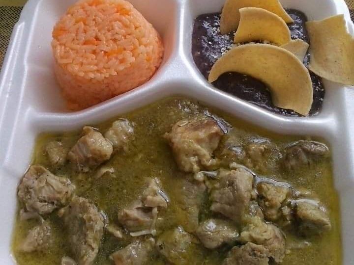 puerco en salsa verde (entera)