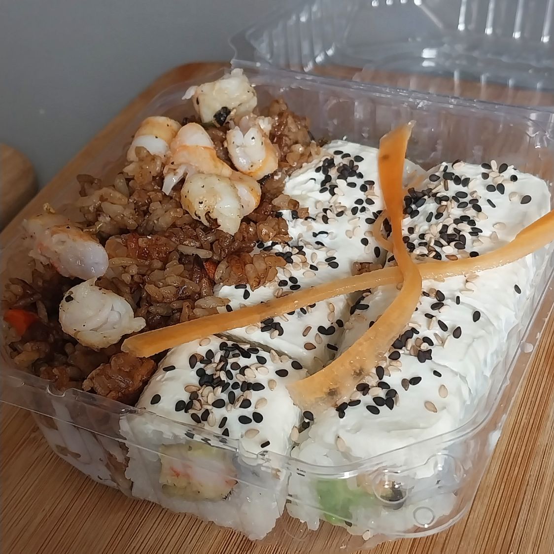Yakimeshi + Rollo Tradicional