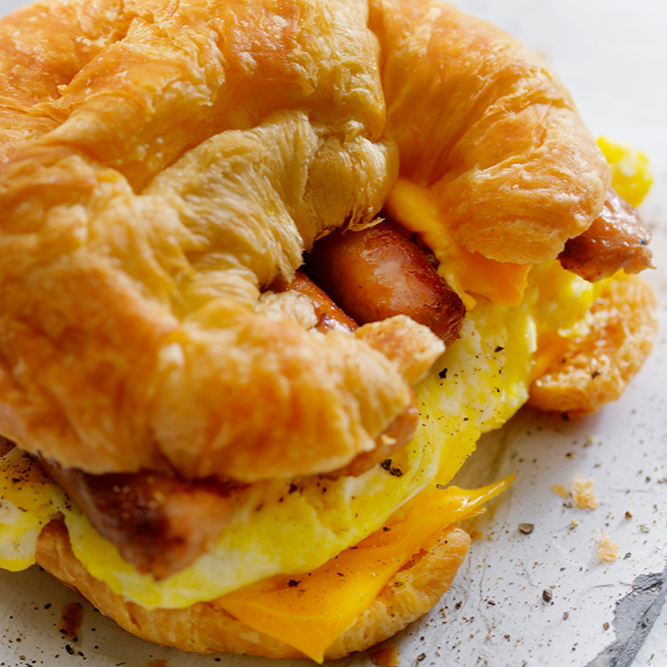 Crossaint de huevo con queso