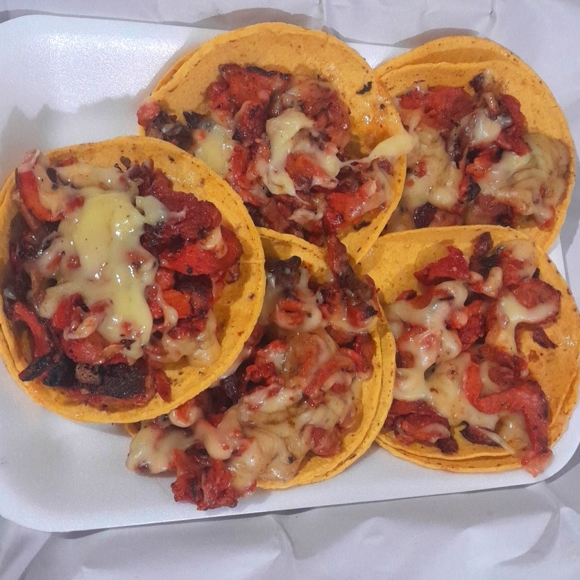 5 Tacos Pastor con Queso