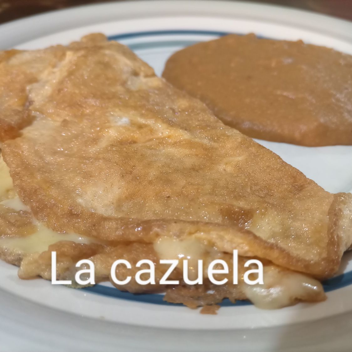 OMELETTE CON FRIJOL