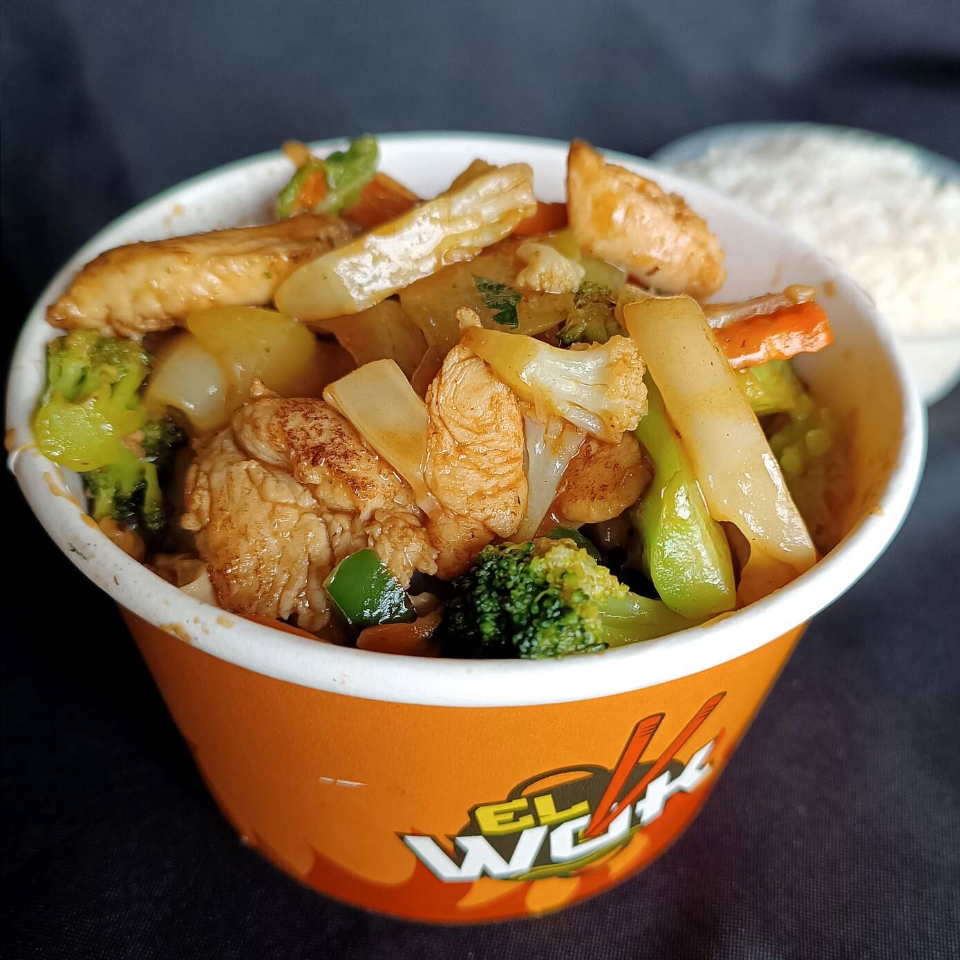 Pollo con Verduras en Salsa de Ostión