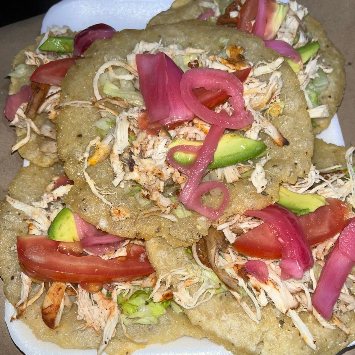 Salbut de pollo o carne asada o huevo