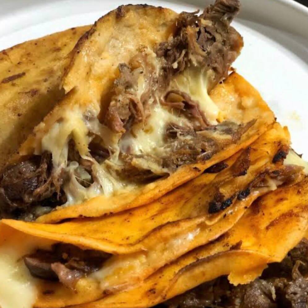 Taco de Barbacoa con Queso