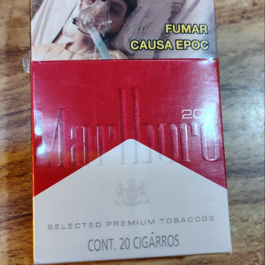 Cigarros Marlboro.