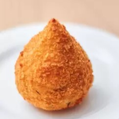 A melhor coxinha da cidade recheada com um frango cremoso, gostoso e bem temperado. Coxinha tamanho lanche com aproximadamente 130g -----------------tags------------------- Entrega rápida , desconto , promoção , 0,99 , 0800 , off , cupom , barato , melhor preço , oferta , frete grátis , descontão , preço baixo , combo , refri , melhor pizza , lanche , esfirra , esfiha , burger , burguer , galera , quantidade , pastel , peperoni , pepperoni , cheddar , chedar , Catupiry , mussarela , calabresa , salgados , salgadinhos , kibe , coxinha , queijo , presunto , hamburguer , combo , Trio , Mega Burgão , dogão , hotdog , risoli , aniversário , x-burger , burguer , x-salada , x-tudo , x-tudão , molho especial , maionese caseira , katchup , mostarda , frango frito