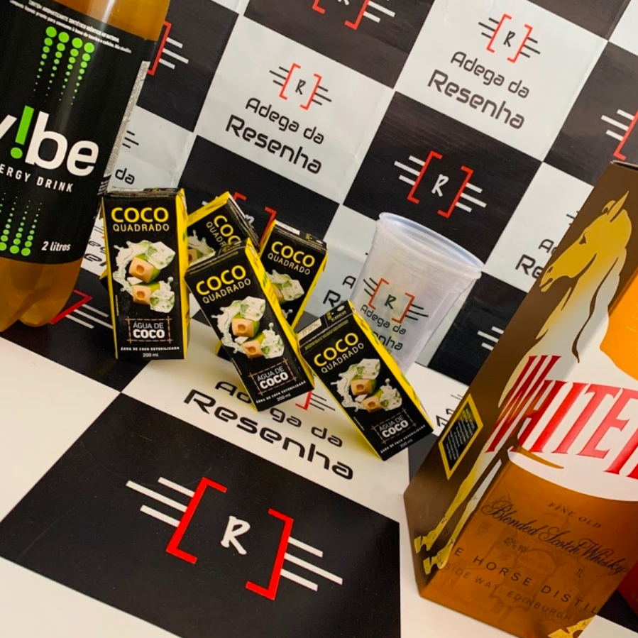 Garrafa + 5 gelo + Energetico 2l ou 5 Red Bull