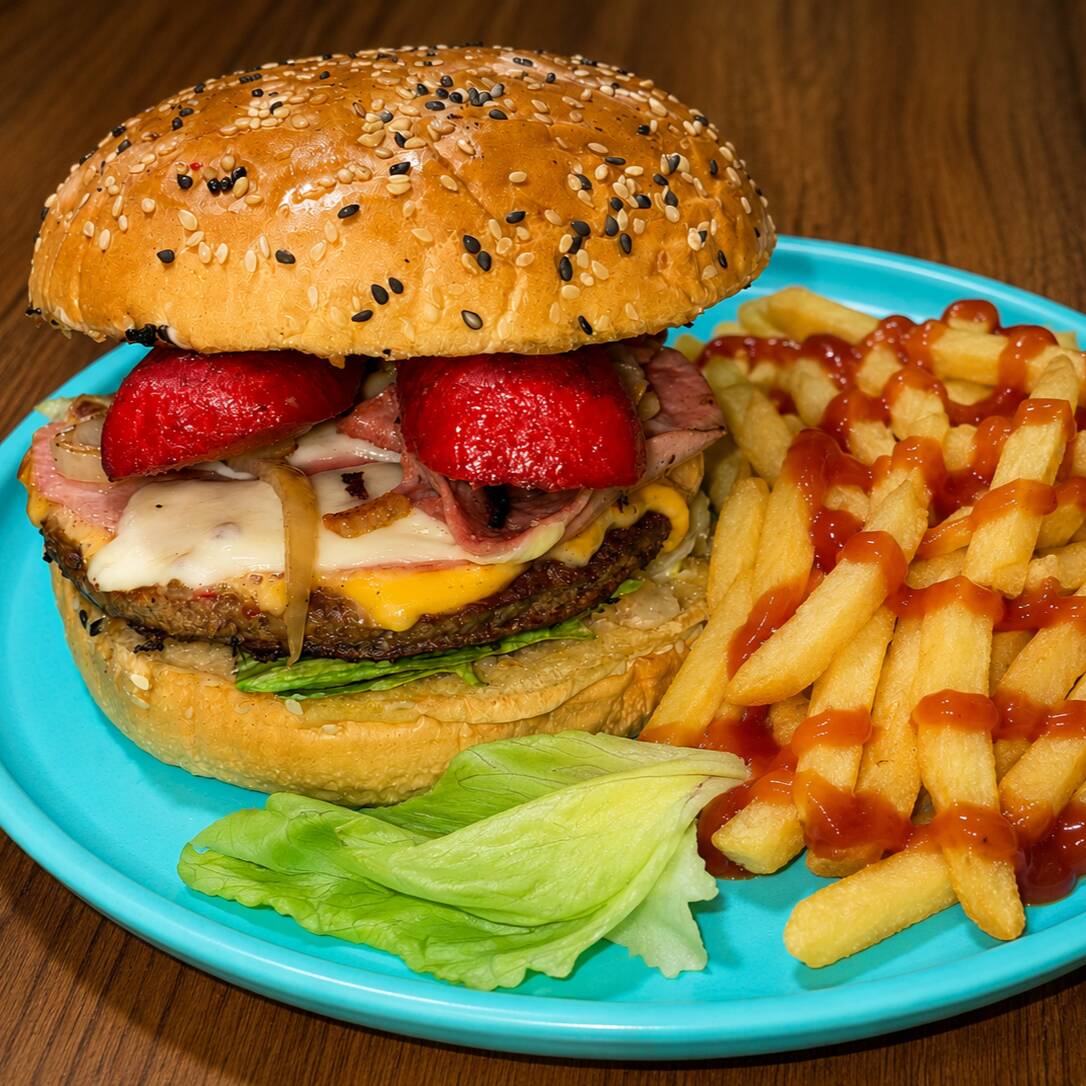 HAMBURGUESA NORTEÑA CON PAPAS FRANCESAS