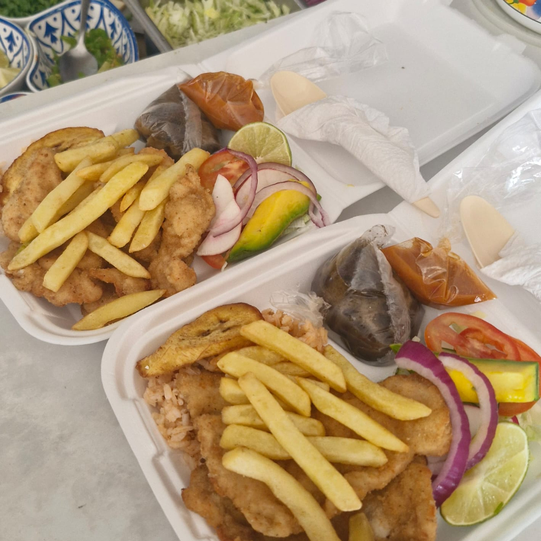 Milaneza de Pollo Empanizada con Papas