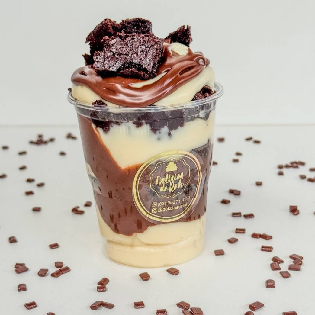 Camada generosas do nosso cremoso de leite ninho intercalados com nosso brownie e nutella pura !