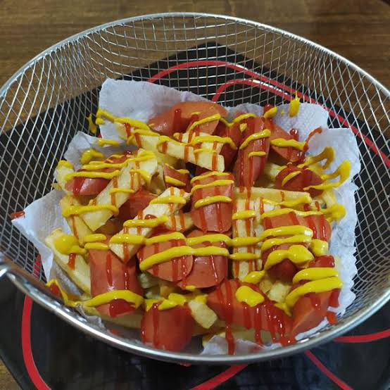 Salchipapas