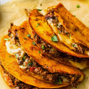 QuesaBirria con Tortilla de Maiz