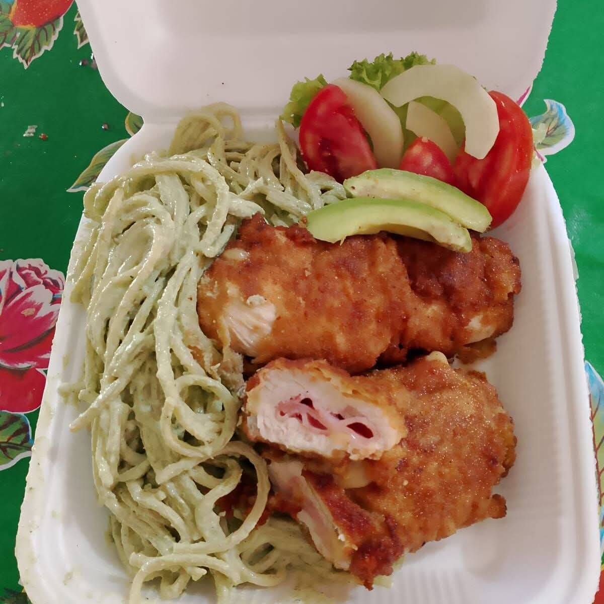 Parmesana con spaghetti media