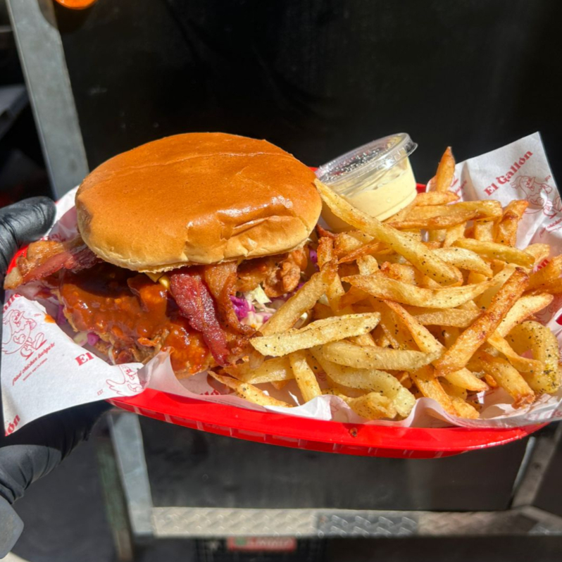 Chiltepín BBQ Burger en Combo