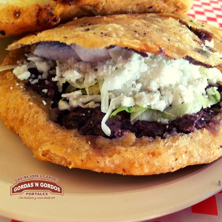 Gordita de Frijol