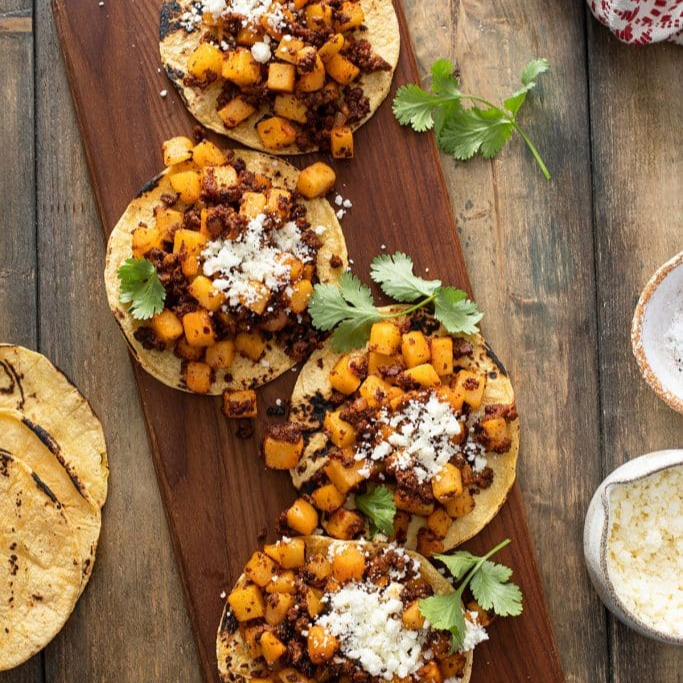 Tostada de papa con longaniza