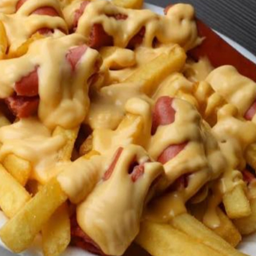 Salchipapa Cheddar