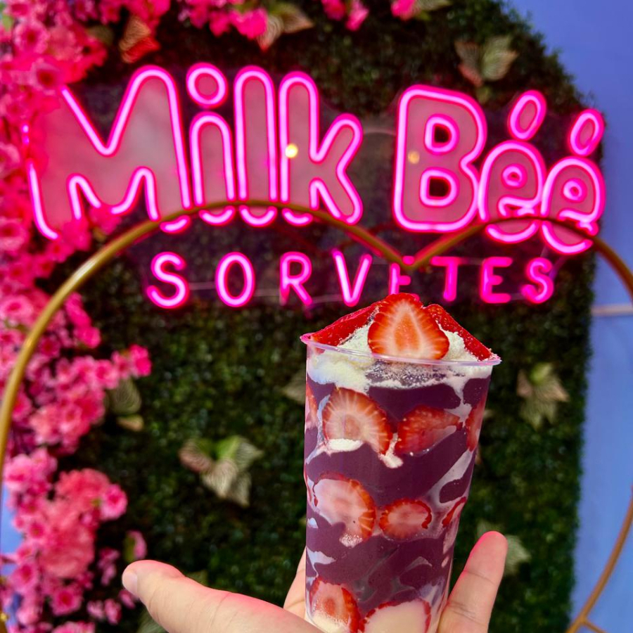 Açaí, creme de Ninho e leite em pó