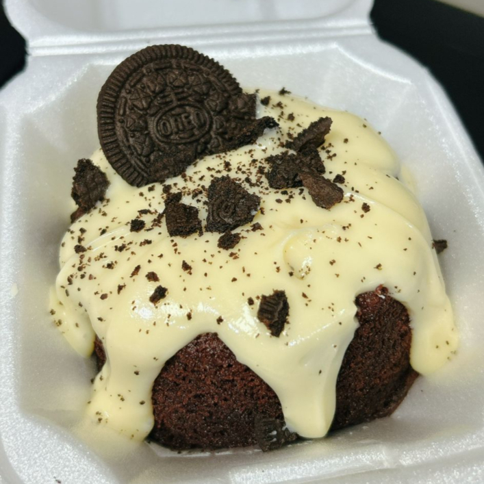 A dose perfeita de doçura para o seu dia. Nosso Mini Vulcão une a leveza do bolo caseiro com uma quantidade exagerada de cobertura artesanal.