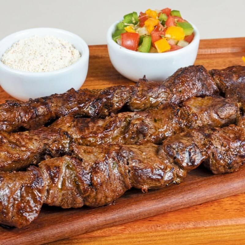 Delicioso espetinho de carne