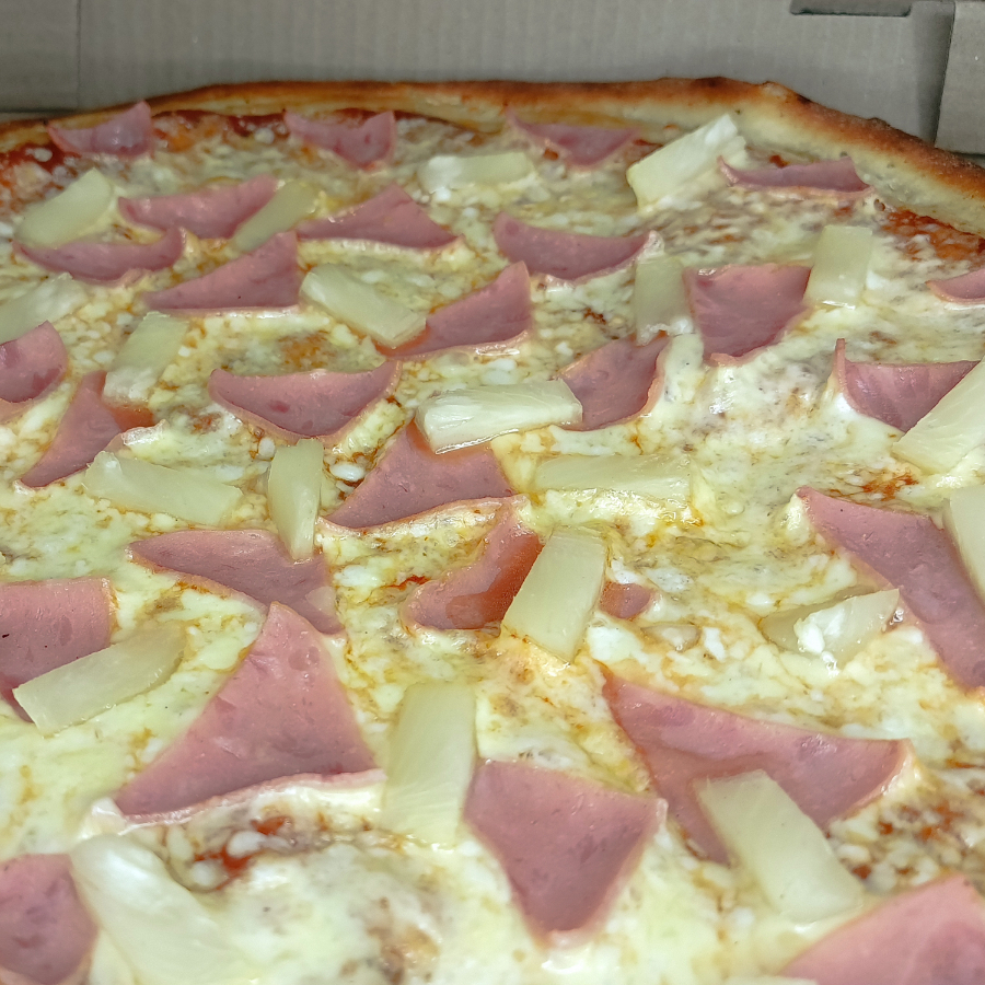 Pizza Hawaiana Grande y 1 Ref Chico