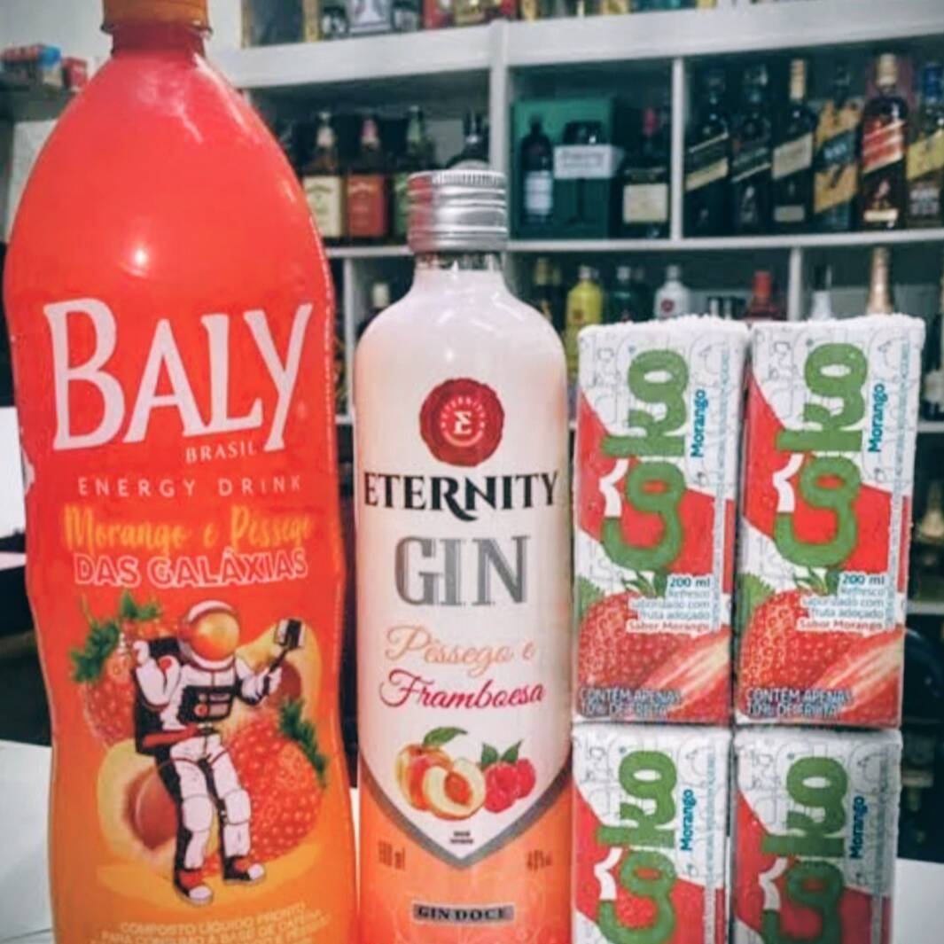 Nosso combo acompanha 1 garrafa de gin (eternity) + 1 energético pêssego 2litros + 4 gelos pêssego + 4 copos