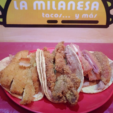TRES TACOS + AGUA DE JAMAICA