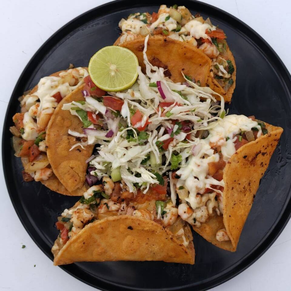 Quesadillas Montadas De Camarones Salteados