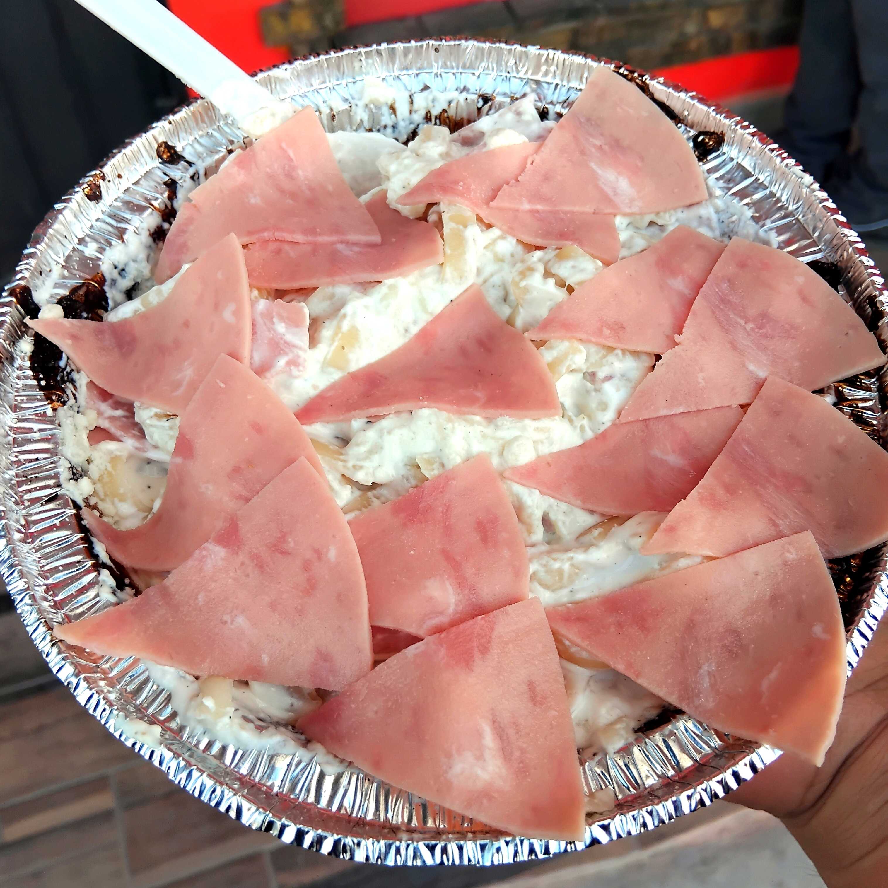 Fetuccini Alfredo con jamón.