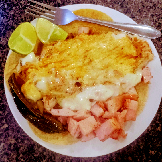 Chuleta/Ahumada/Extra Queso, Charros y Bebida.