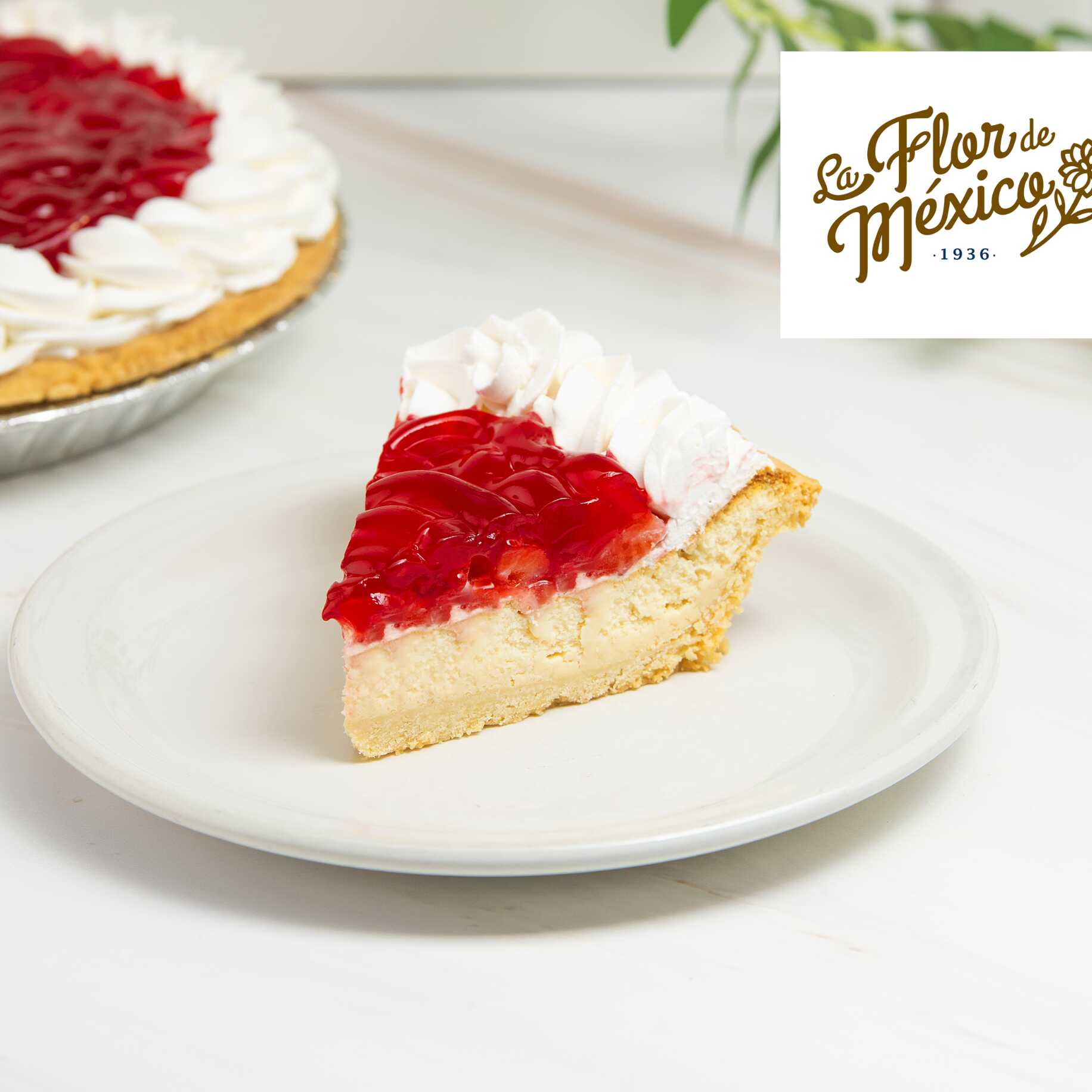 Rebanada de Pay de Queso con Fresas